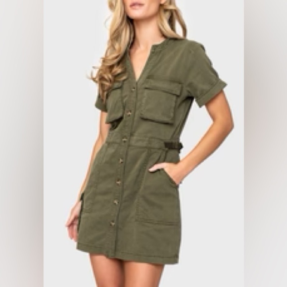 🎩🗝️ NWT $158 SANCTUARY
Reissue Cargo Minidress In Burnt Olive